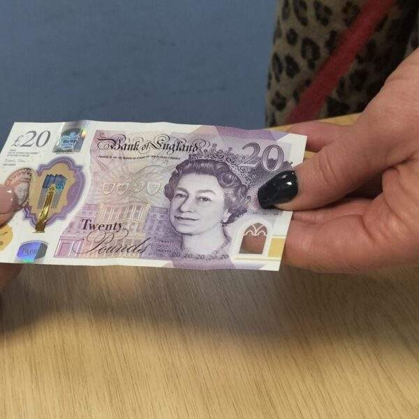 a twenty pound note